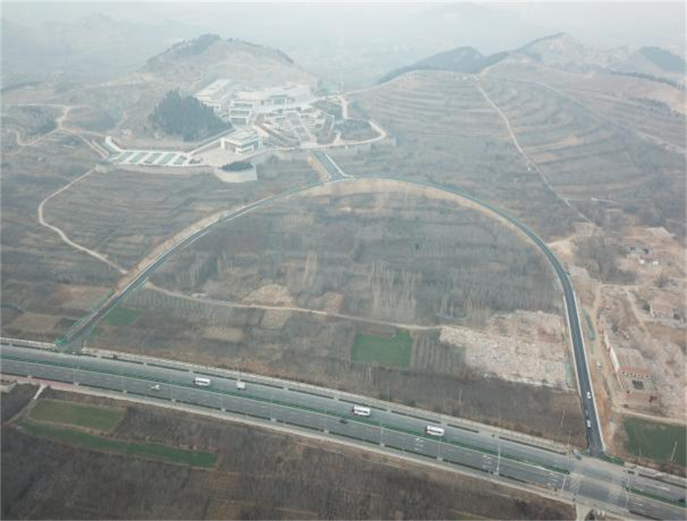 濟(jì)南市章丘區(qū)五頂山規(guī)劃道路工程瀝青下面層攤鋪?lái)樌瓿? /> <p>濟(jì)南市章丘區(qū)五頂山規(guī)劃道路工程瀝青下面層攤鋪?lái)樌瓿?/p></a></li>
        
  </ul>
	
 </div>
 <div   id=